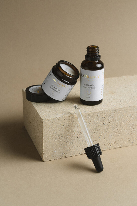 KOMPLEKTS (SERUMS+KRĒMS), ATKĀRTOTI BEZ KASTĪTĒM